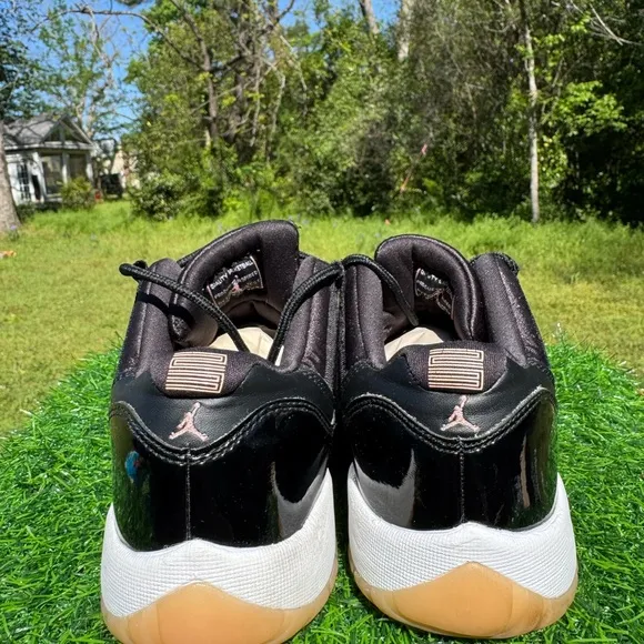 Nike Air Jordan 11 Retro OG Low Bleached Coral
