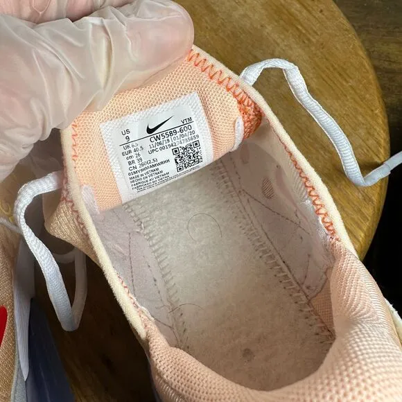 Nike Air Max 270 Washed Coral White Running Shoes Womens‎ Size 9 CW5589-600