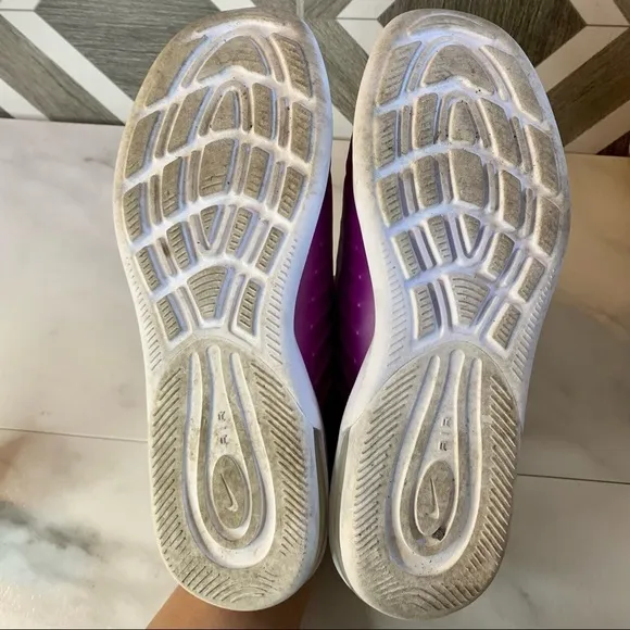 Nike air max axis running shoes women’s size 9.5 white purple