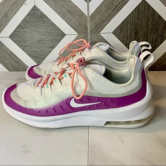 Nike air max axis running shoes women’s size 9.5 white purple