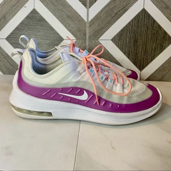 Nike air max axis running shoes women’s size 9.5 white purple