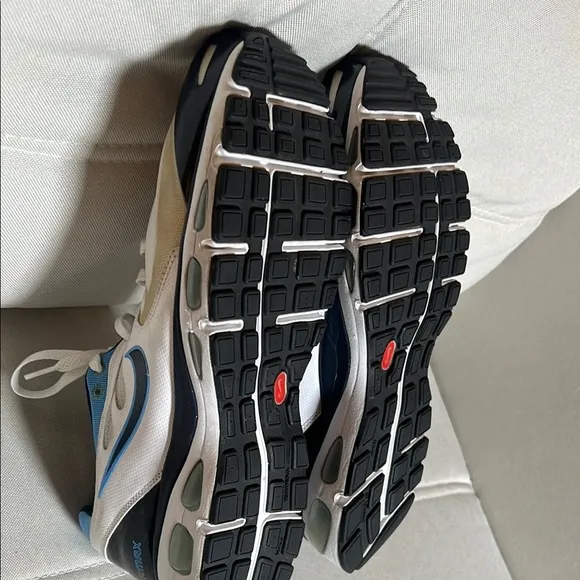 Nike Air Max Tailwind 2 Men’s White and Blue Running Shoes Size 13