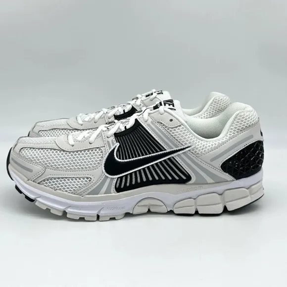 Nike Air Zoom Vomero 5 Men's Size 10.5 White Black Running Shoes FB9149-101