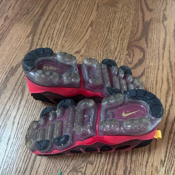 Nike Black and Red Sneakers Sleek Design Performance