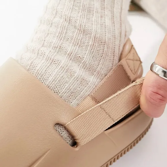 Nike Calm Mules