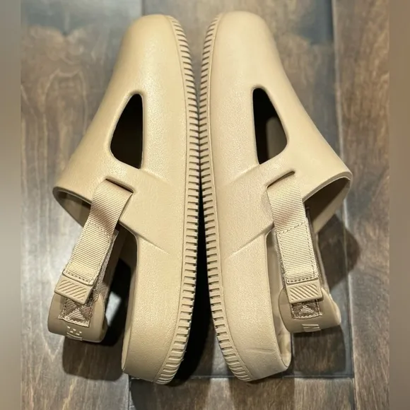 Nike Calm Mules