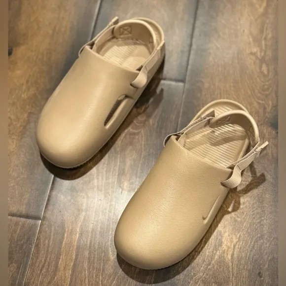 Nike Calm Mules