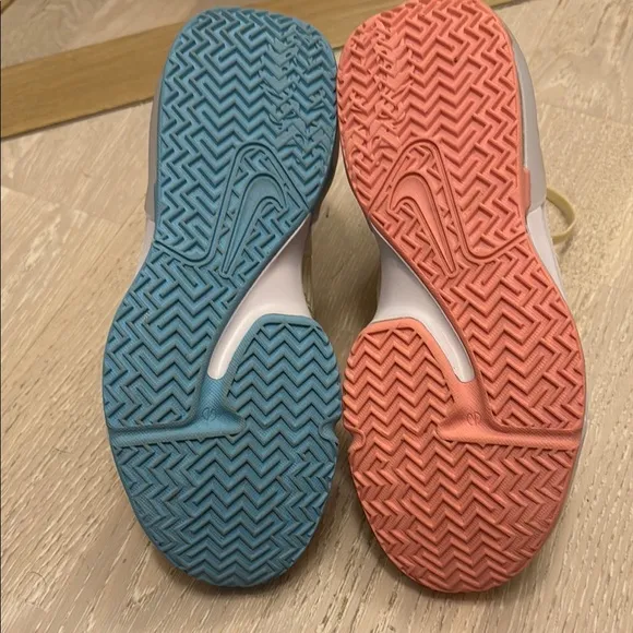 Nike Cream and Green Athletic Shoes with Modern Design