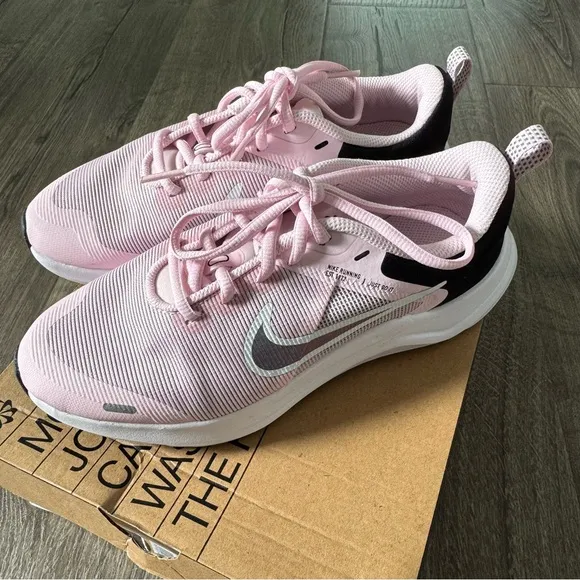 Nike Downshifter 3.5Y Youth Girls Running Shoes Pink White black New with box