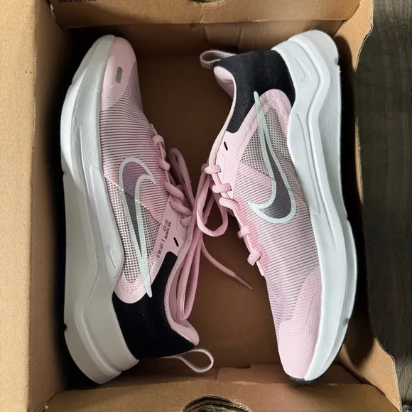 Nike Downshifter 3.5Y Youth Girls Running Shoes Pink White black New with box