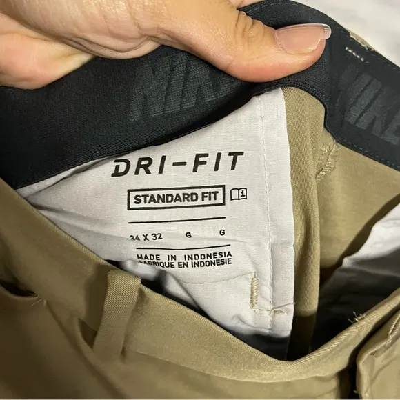 Nike Dri-FIT Victory Men's Golf Pants in Khaki Size 34x32