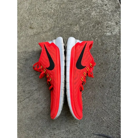 Nike Free Running Shoes Lightweight Athletic Neon Orange Sneakers 11.5