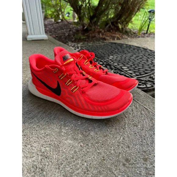 Nike Free Running Shoes Lightweight Athletic Neon Orange Sneakers 11.5