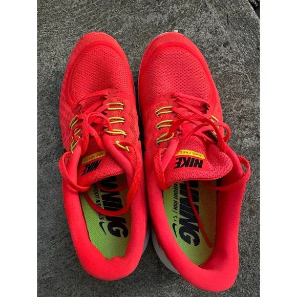 Nike Free Running Shoes Lightweight Athletic Neon Orange Sneakers 11.5