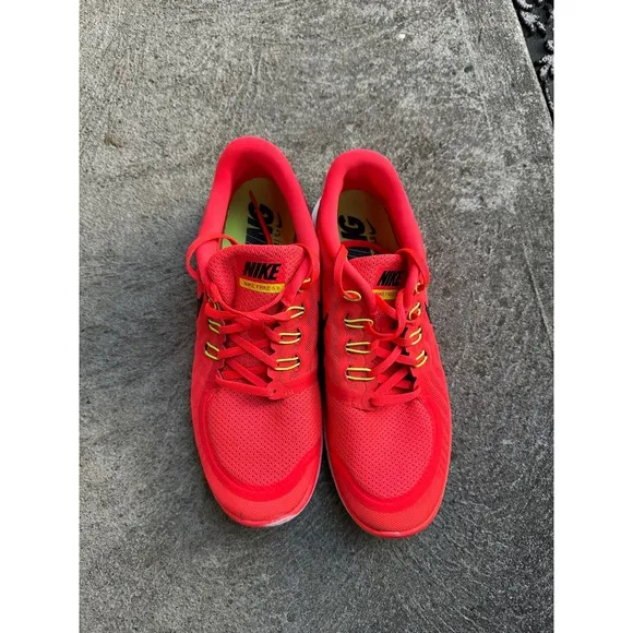 Nike Free Running Shoes Lightweight Athletic Neon Orange Sneakers 11.5
