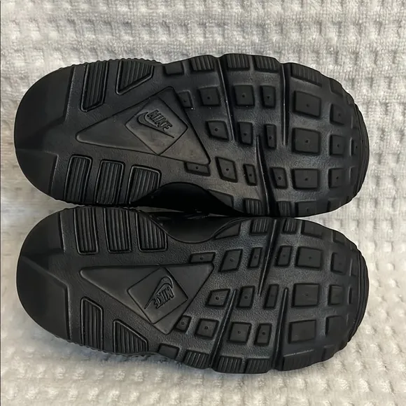 NIKE Huarache kids 7c