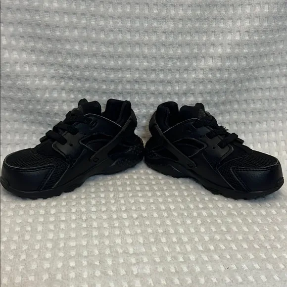 NIKE Huarache kids 7c