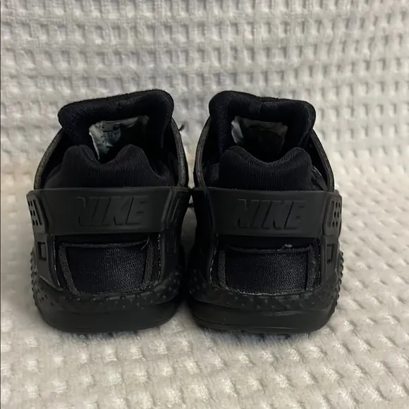 NIKE Huarache kids 7c