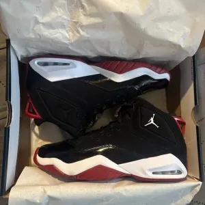 NIKE JORDAN B'LOYAL BLACK RED WHITE SHOES SIZE 11 10.5 10 9.5 MEN $130