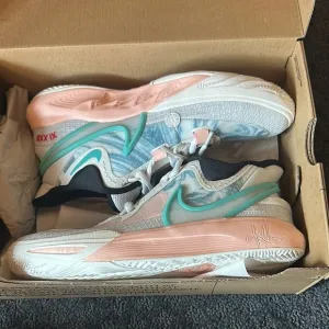 Nike Kyrie 8 Go Photon Dust Blue and Pink Basketball Shoes