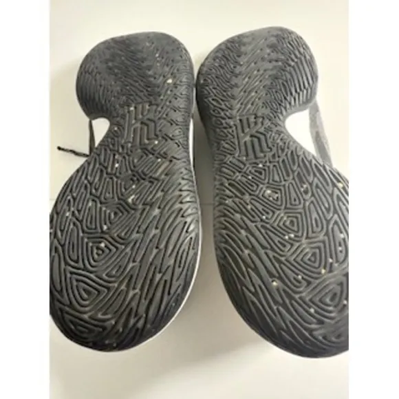 Nike Kyrie Flytrap V 5 Men Basketball Shoes Sneakers Black Size 10 CZ4100-002