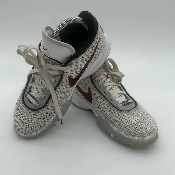 Nike LeBron 20 EP The Debut Size 5 Youth