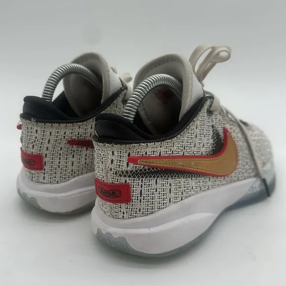 Nike LeBron 20 EP The Debut Size 5 Youth