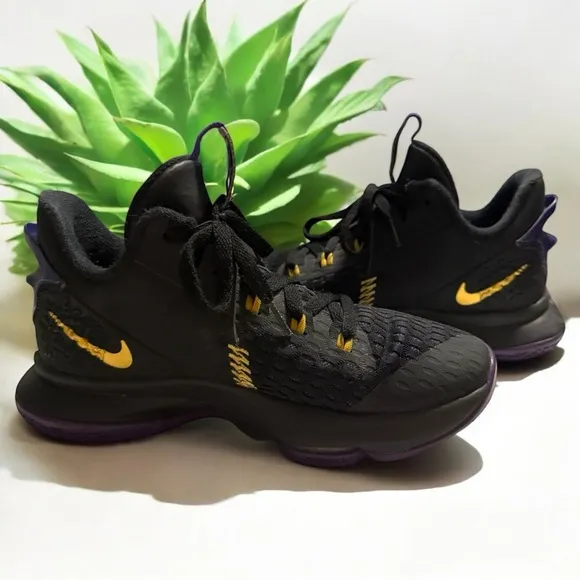 Nike Lebron Witness 5 Lakers - Size 7 Men's Black and Purple Athletic Shoes