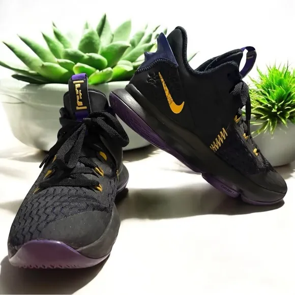 Nike Lebron Witness 5 Lakers - Size 7 Men's Black and Purple Athletic Shoes
