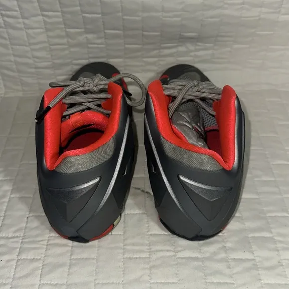 Nike LeBron XI Elite Kids Gray and Red Athletic Shoes 7Y