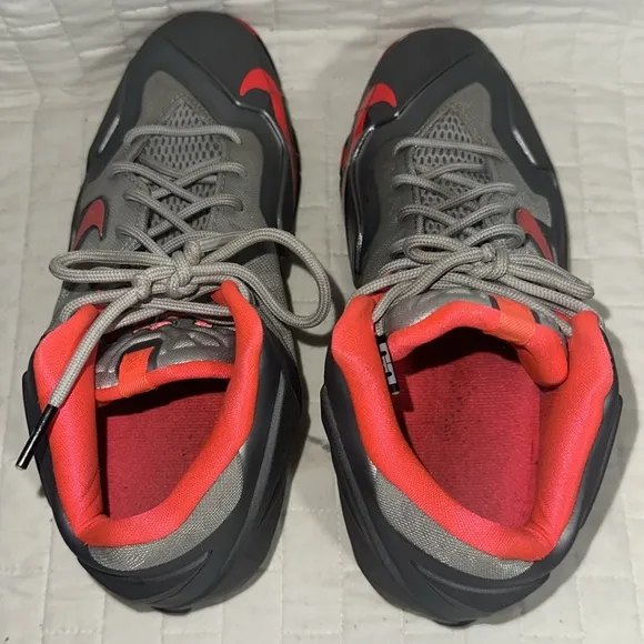 Nike LeBron XI Elite Kids Gray and Red Athletic Shoes 7Y