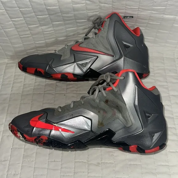 Nike LeBron XI Elite Kids Gray and Red Athletic Shoes 7Y