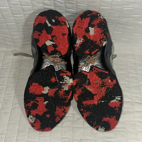 Nike LeBron XI Elite Kids Gray and Red Athletic Shoes 7Y