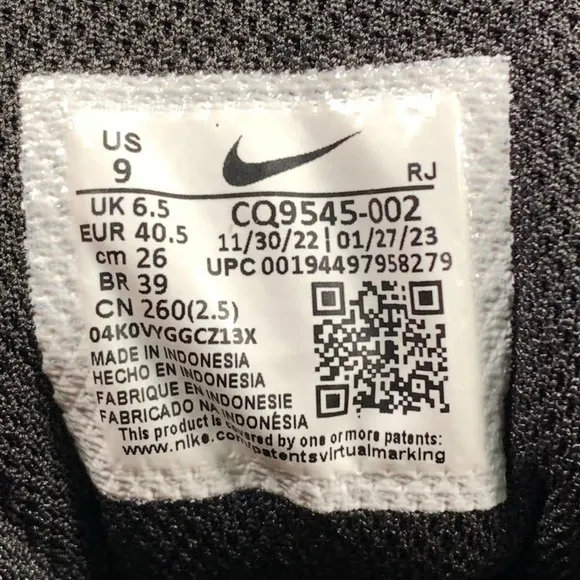 NIKE LEGEND ESSENTIAL 2 Women`s Size 9 Black Athletic Running Shoes CQ9545-002