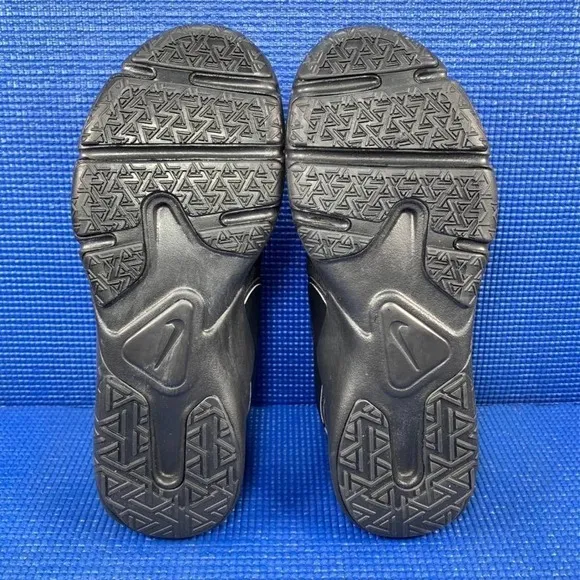 NIKE LEGEND ESSENTIAL 2 Women`s Size 9 Black Athletic Running Shoes CQ9545-002
