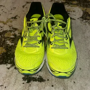 Nike Men's Neon Yellow Running Shoes