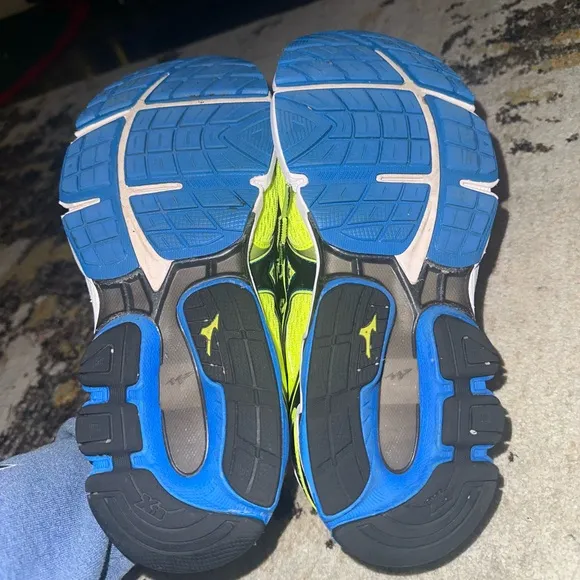 Nike Men's Neon Yellow Running Shoes