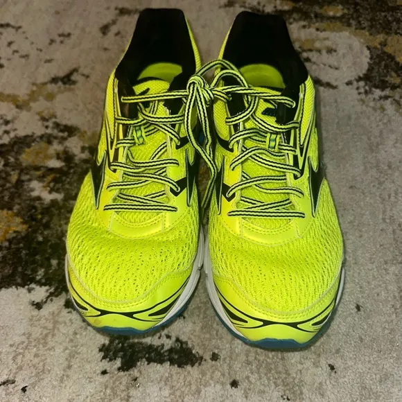 Nike Men's Neon Yellow Running Shoes