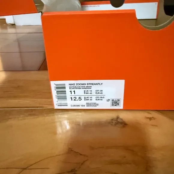 Nike Men’s Streakfly Running shoes  BRAND NEW