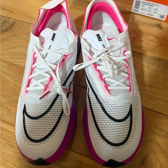 Nike Men’s Streakfly Running shoes  BRAND NEW