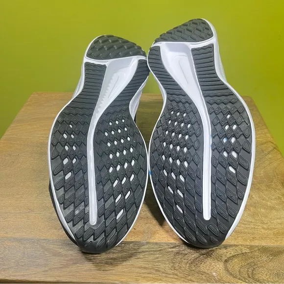 Nike Quest 5 Shoes Mens 9 Black Blue Yellow Road Running Sneakers DD0204-008 New