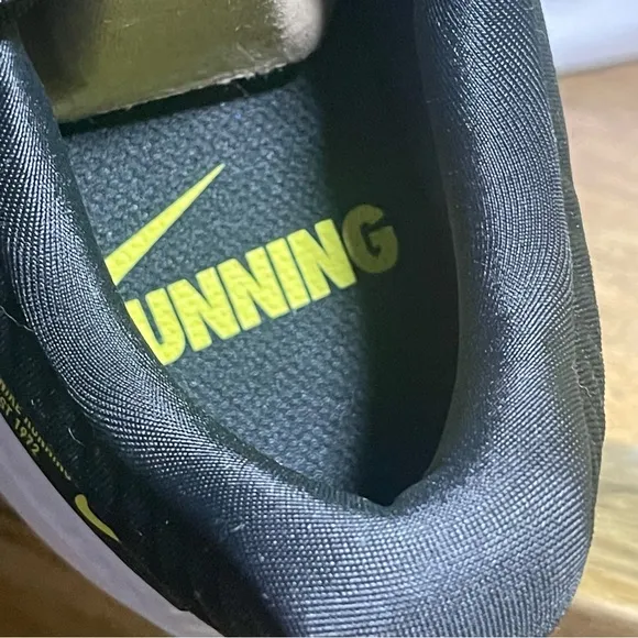 Nike Quest 5 Shoes Mens 9 Black Blue Yellow Road Running Sneakers DD0204-008 New
