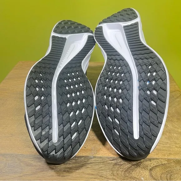 Nike Quest 5 Shoes Mens 9 Black Blue Yellow Road Running Sneakers DD0204-008 New