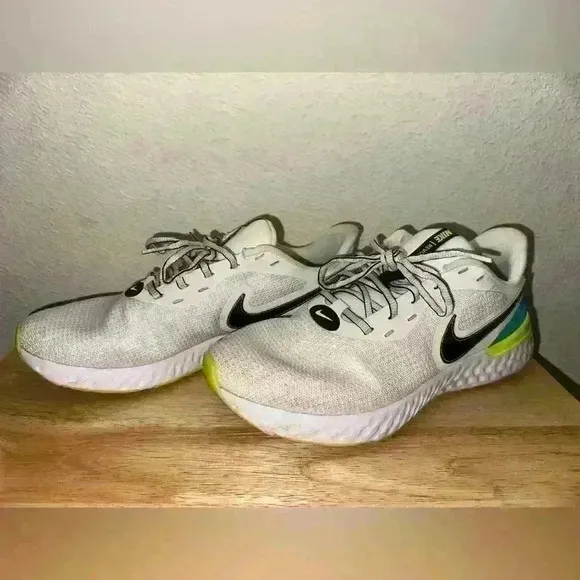 Nike Revolution 5 EXT Summit White Blue Fury Men's Athletic Sneakers - Size 9.5