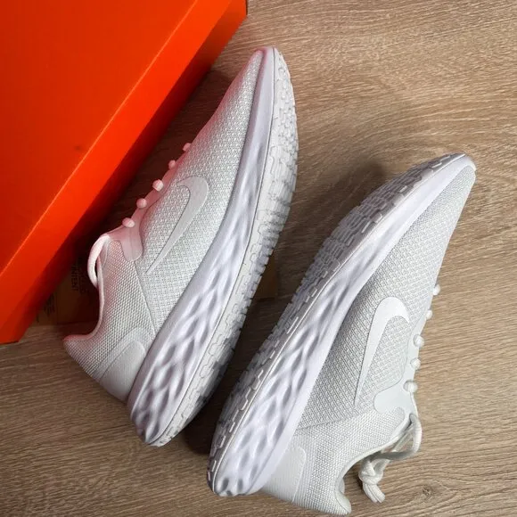 Nike Revolution 6 Women's Road Running Shoes