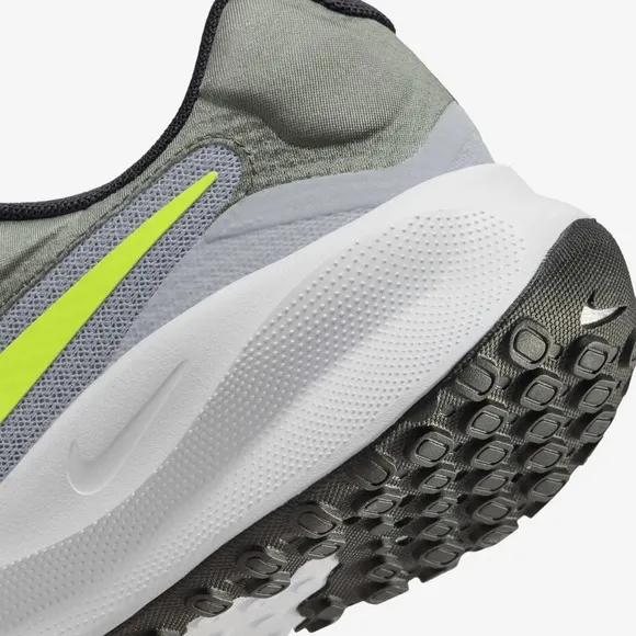 Nike Revolution 7 Men's Road Running Shoes