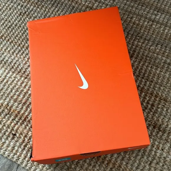 Nike Revolution 7Women's Road Running Shoes