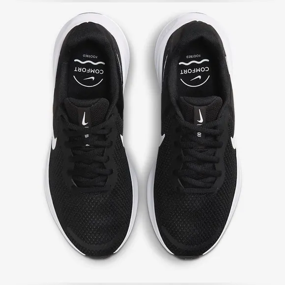 Nike Revolution 7Women's Road Running Shoes