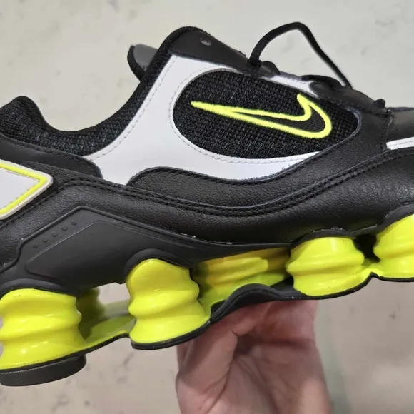 Nike Shox Women's SZ.9.5 TL Nova Black Lemon Venom AT8046-003 Running Shoes New