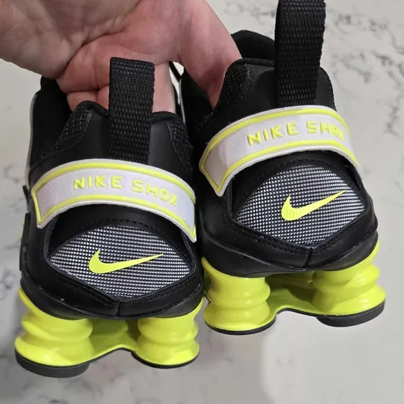Nike Shox Women's SZ.9.5 TL Nova Black Lemon Venom AT8046-003 Running Shoes New